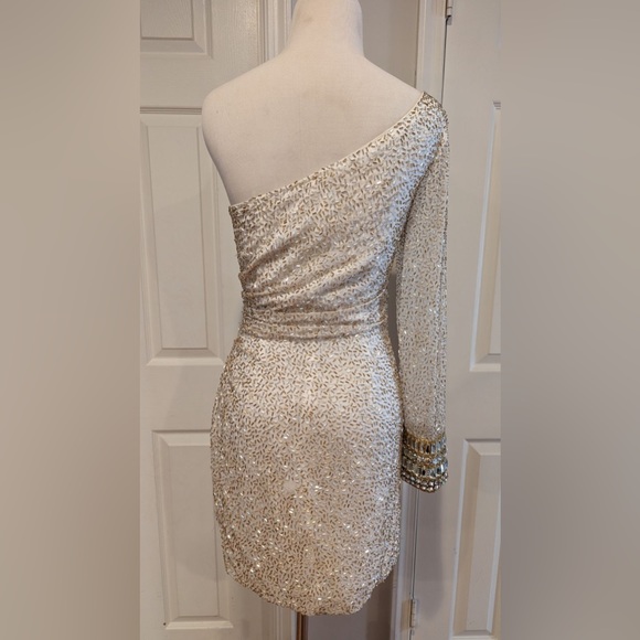 Exquisite size 4 one sleeved heavily beaded Sherri Hill - Picture 3 of 4